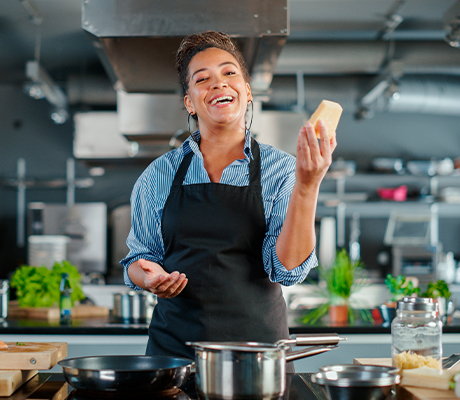 Bedoyecta® comparte la energía para concentrarse con esta clase de cocina gratis impartida por samia cruz de mi buen comer.